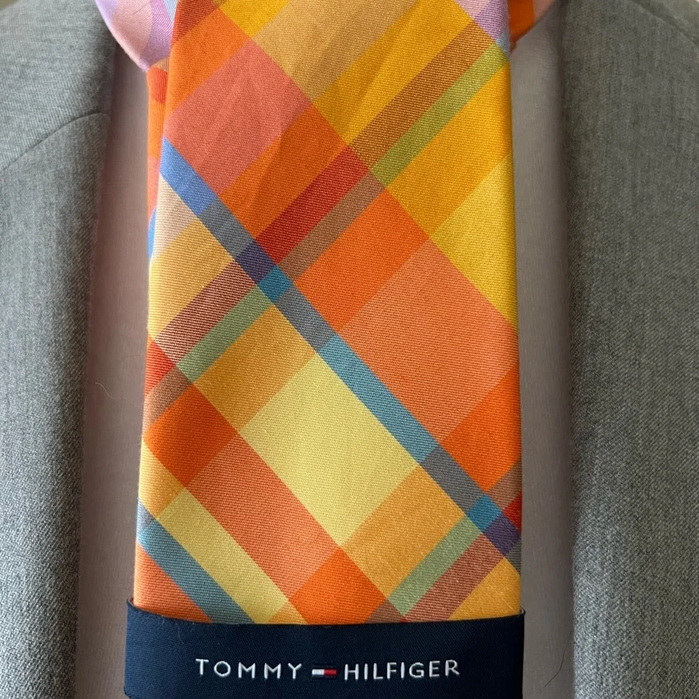 Tommy Hilfiger brighten your